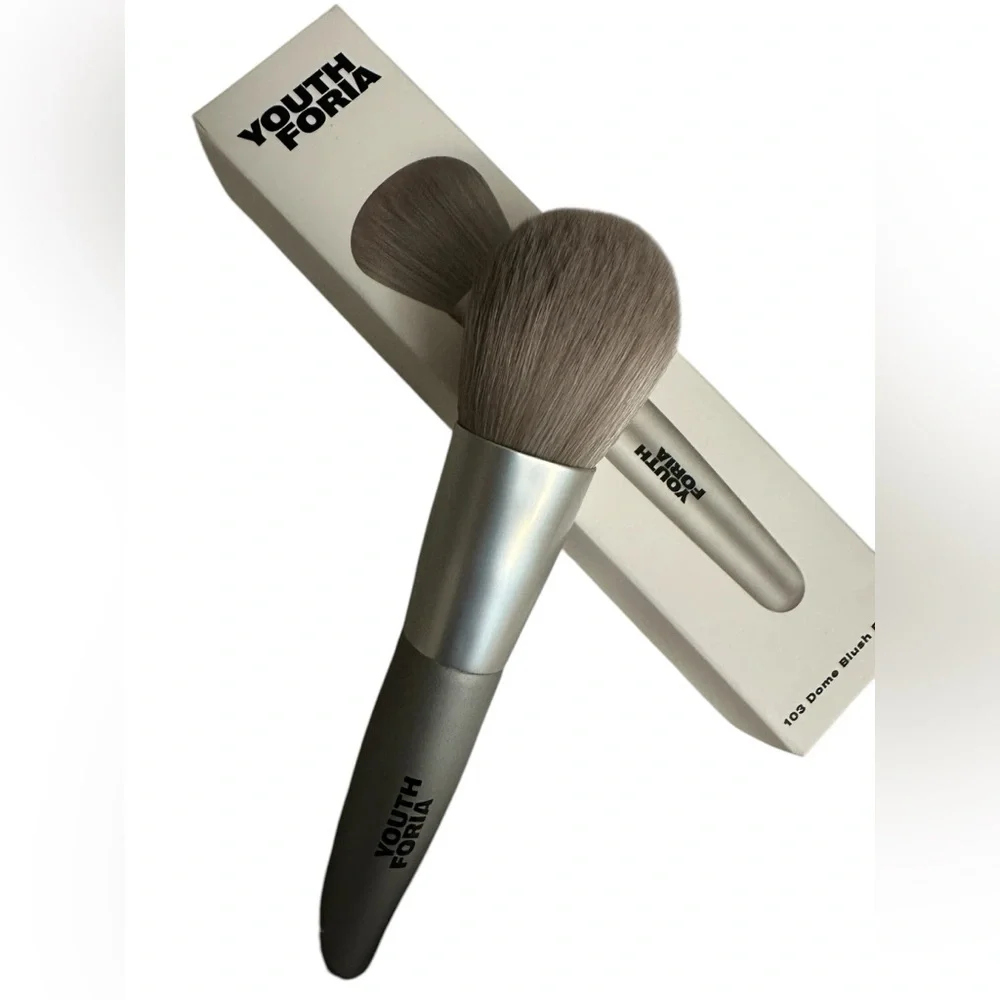 Youth Foria 103 Dome Blush Brush NIB Silver